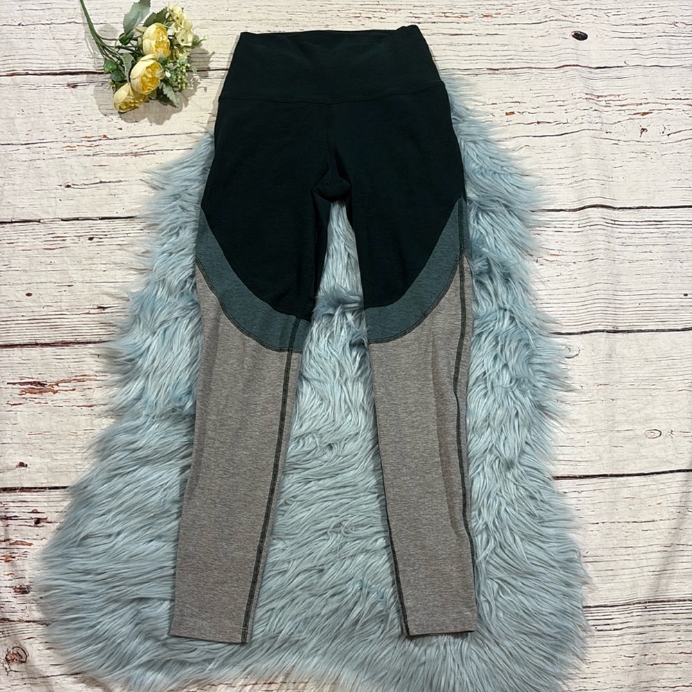 Beyond Yoga Tri-Panel High Rise Midi Leggings Deep Emerald